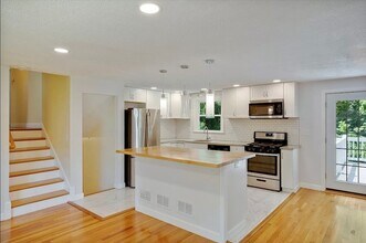 12 Joyce Rd in Wayland, MA - Building Photo - Building Photo