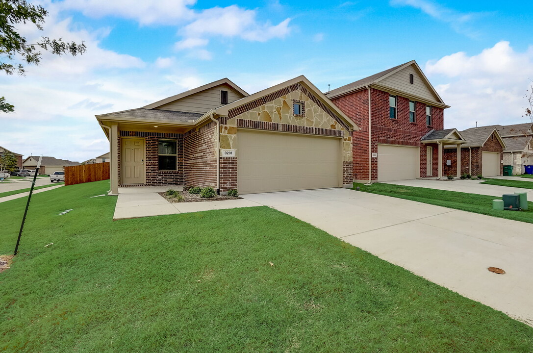 The Retreat at Honey Creek in McKinney, TX - Building Photo