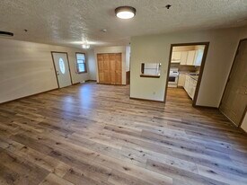 531 Lakeshore Ct in Weyauwega, WI - Building Photo