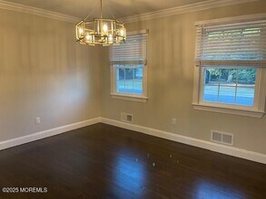 5 Stockport Way in Howell, NJ - Foto de edificio - Building Photo