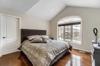 1200 Langley Cir in Oshawa, ON - Building Photo - Building Photo