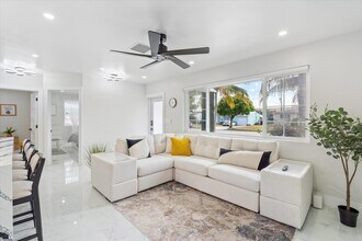 355 Maddock St in West Palm Beach, FL - Building Photo - Building Photo