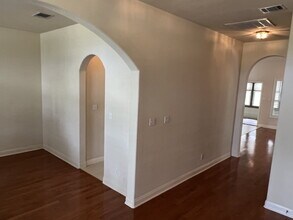 6126 Hartson in Kyle, TX - Foto de edificio - Building Photo