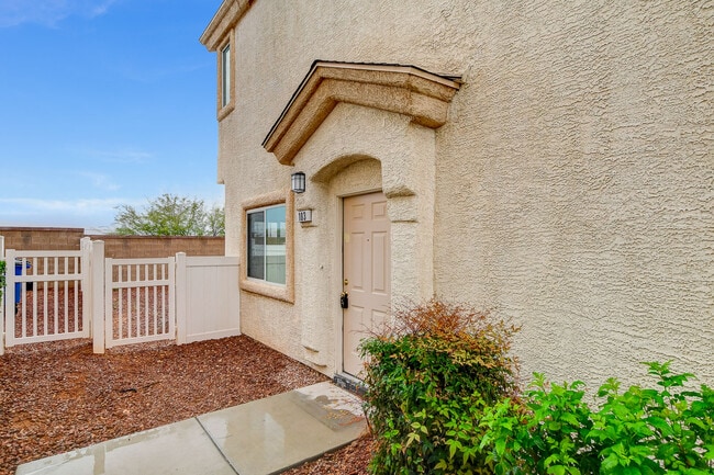 8842 Duncan Barrel Ave in Las Vegas, NV - Building Photo - Building Photo