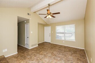6407 Woods Edge Dr in Arlington, TX - Building Photo - Building Photo