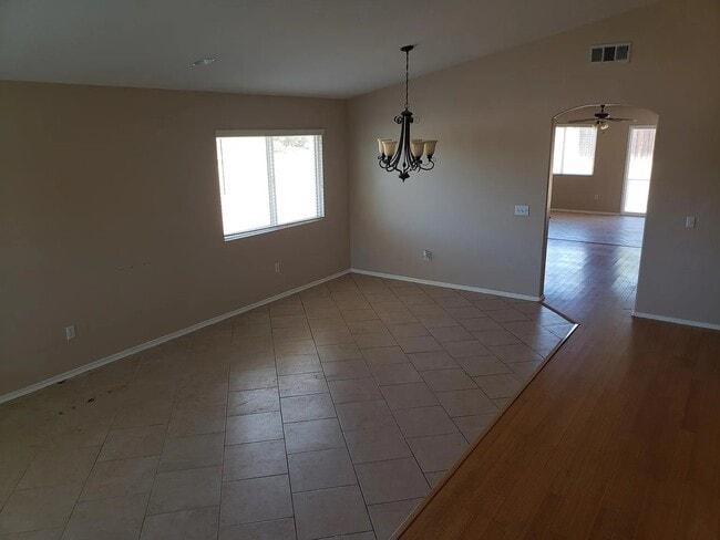 27670 Hollyoak Way in Menifee, CA - Foto de edificio - Building Photo