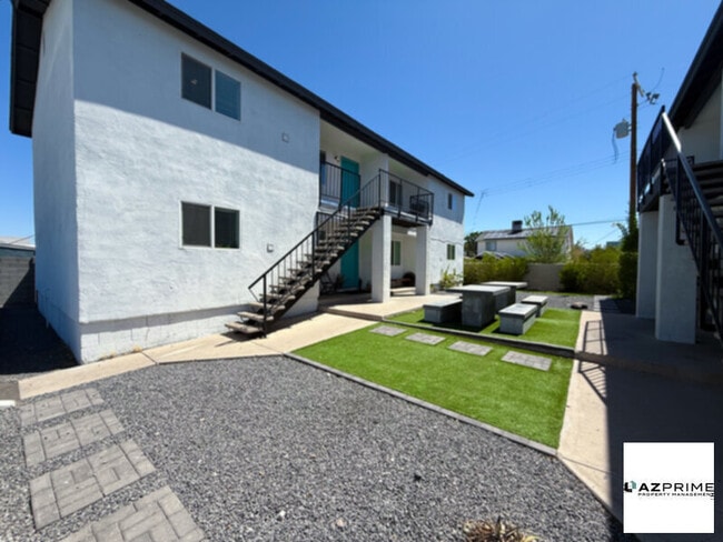 property at 719 N 12th Ave