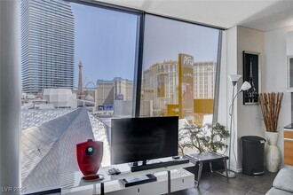 3726 S Las Vegas Blvd in Las Vegas, NV - Building Photo - Building Photo