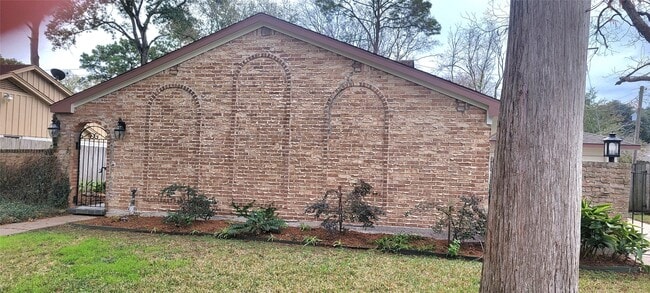 property at 12531 Hazelwood Ln