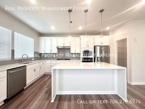 112 Atterberry Aly in Charlotte, NC - Foto de edificio - Building Photo