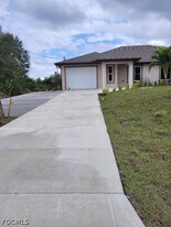113 Hightower Ave S in Lehigh Acres, FL - Building Photo