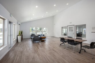 Rancho Colus in Colusa, CA - Foto de edificio - Interior Photo