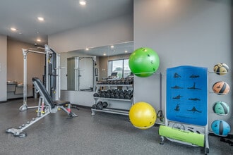 Tannery Falls Apartments in Sheboygan Falls, WI - Foto de edificio - Interior Photo