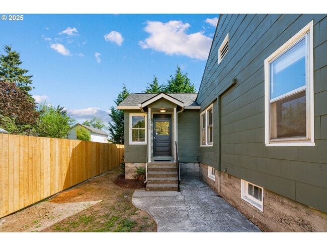 5324 SE Flavel St, Unit 5324
