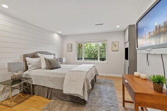 30 Knollcrest Rd in Hillsborough, CA - Building Photo - Building Photo