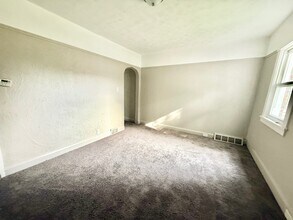 864 Vankirk St in Clairton, PA - Building Photo - Building Photo
