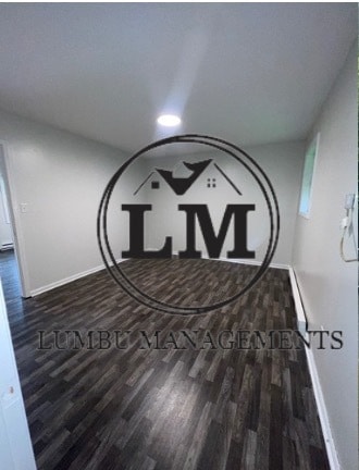 property at 1508 Oakshire Ct