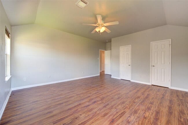 property at 5527 Gatesprings Ln