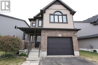 40 Sorrento St in Kitchener, ON - Building Photo - Building Photo