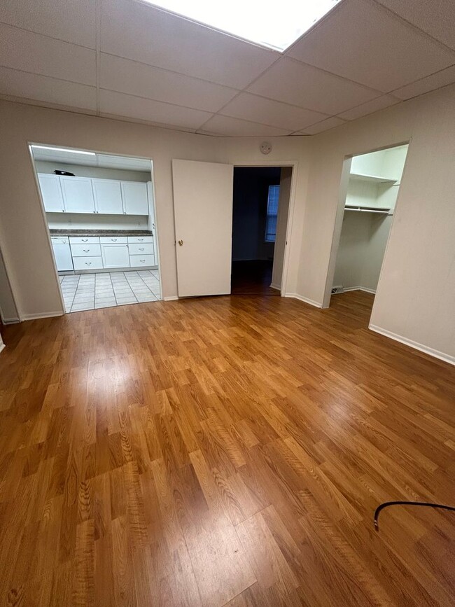 property at 1415 Avon St