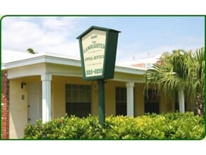 4540 Bougainvilla Dr, Unit 3 in Fort Lauderdale, FL - Building Photo - Building Photo