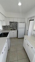 2800 NE 203rd St, Unit 17 in Aventura, FL - Building Photo