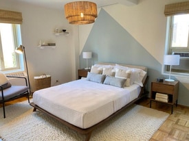 47-26 98th Pl in Queens, NY - Building Photo