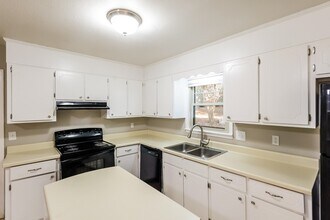 704 Greystone St in Northport, AL - Building Photo - Building Photo