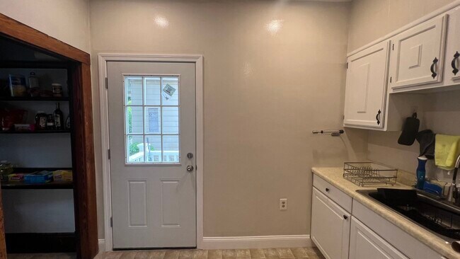 75 Pearson Rd, Unit 1 in Somerville, MA - Foto de edificio - Building Photo