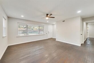 4923 Haywood Pkwy in Dallas, TX - Building Photo - Building Photo