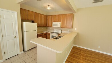 5657 Parkstone Crossing Dr in Jacksonville, FL - Building Photo - Building Photo