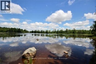 1137-1118 ON-118 in Bracebridge, ON - Building Photo