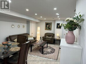 29 Sarah Ashbridge Ave in Toronto, ON - Building Photo - Building Photo