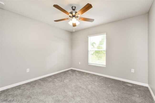 property at 913 NE 36th Ln