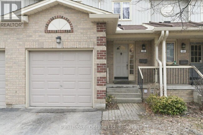 302 College Ave W in Guelph, ON - Building Photo - Building Photo