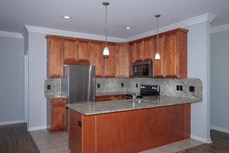 115 Evergreen St in West Babylon, NY - Building Photo - Building Photo