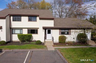 6 Oak Forest Dr in Manchester, CT - Building Photo