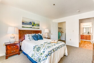 Fresno Senior Living in Fresno, CA - Foto de edificio - Building Photo