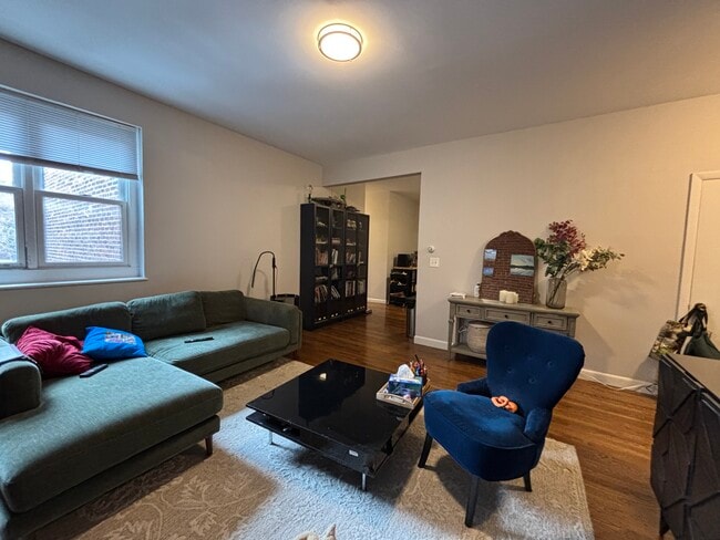 17 Stearns Rd, Unit 4 in Brookline, MA - Building Photo - Building Photo