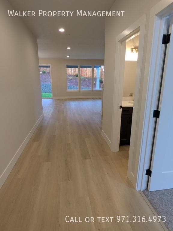 1000 E Rork Ct in Newberg, OR - Building Photo - Building Photo