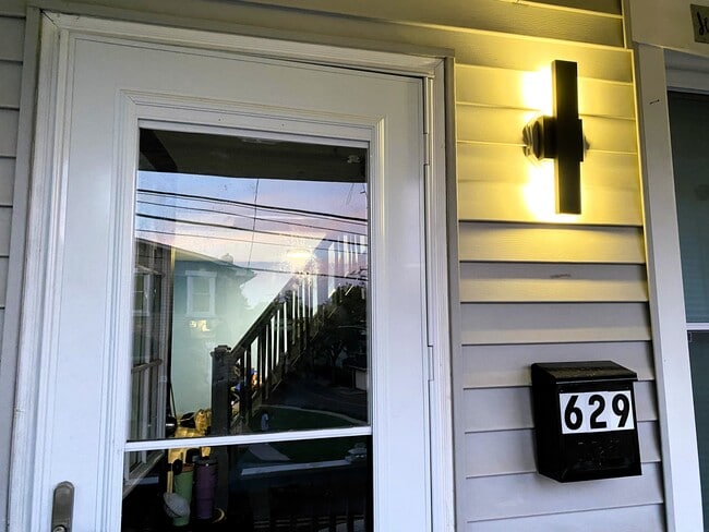 629 Beech St in Pottstown, PA - Foto de edificio - Building Photo