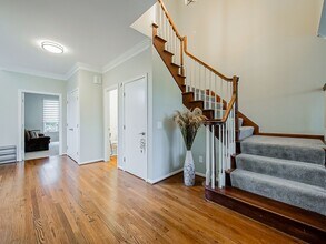 611 Windsor Run in Bloomfield Hills, MI - Foto de edificio - Building Photo