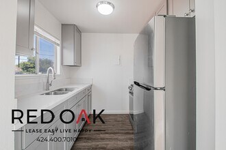 1341 W 37th Pl in Los Angeles, CA - Building Photo - Building Photo