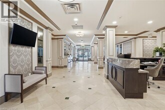 442 Maple Ave in Burlington, ON - Building Photo - Building Photo