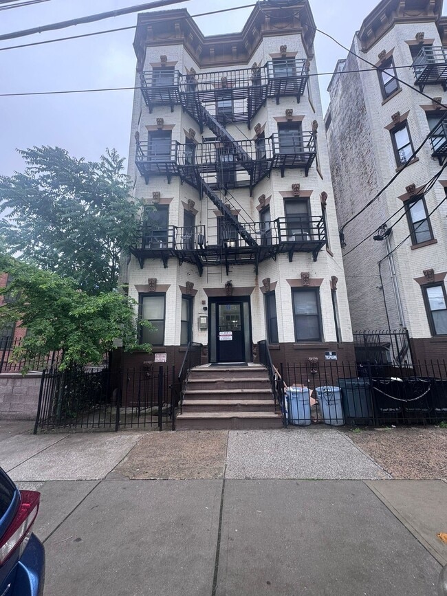 66 Tuers Ave