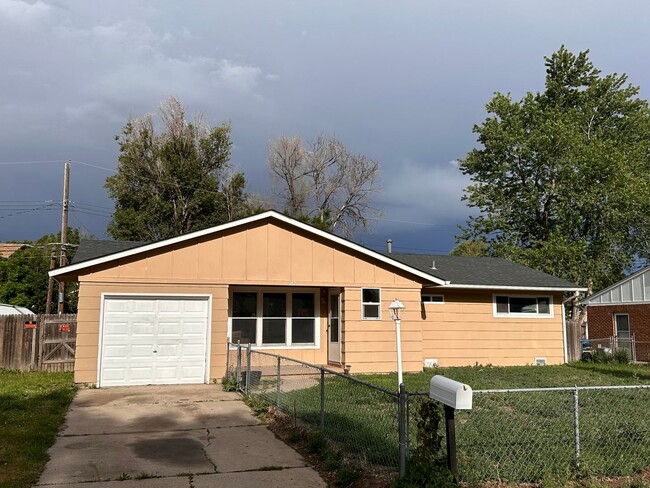 1621 Widefield Dr