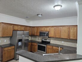 4611 Briscoe St in Houston, TX - Building Photo