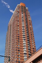 CityLights Building in Long Island City, NY - Foto de edificio - Building Photo