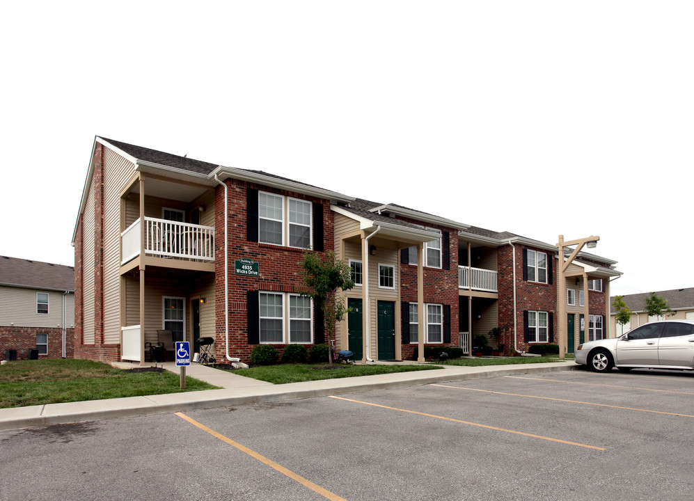 Lynhurst Park Apartments in Indianapolis, IN - Foto de edificio