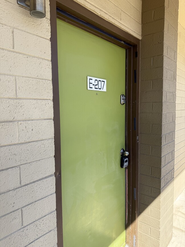 349 E Thomas Rd, Unit Utilities included in Phoenix, AZ - Building Photo - Building Photo